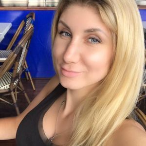Meet your Posher, Jenia